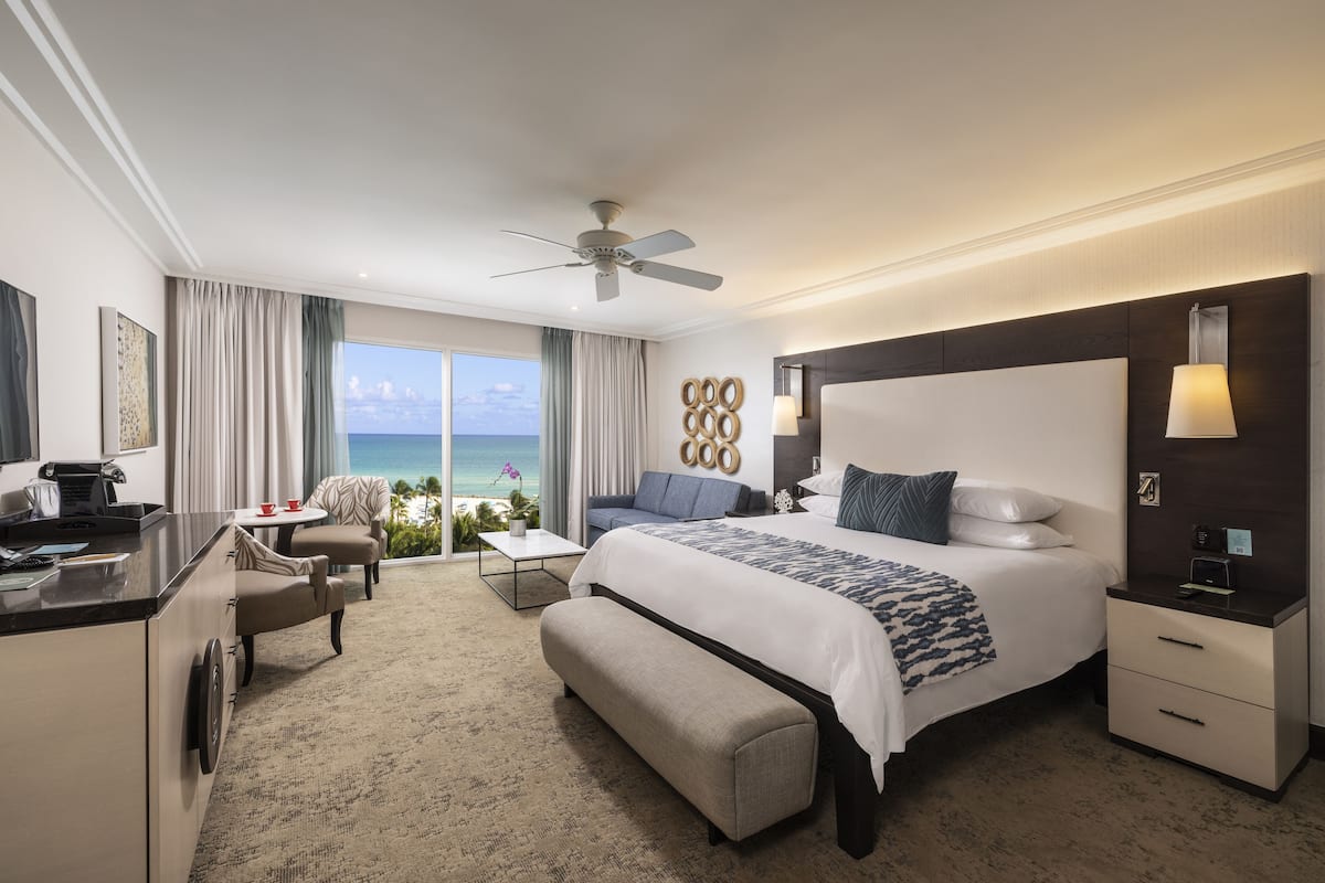 Deluxe Room, 1 King Bed with Sofa bed, Ocean View