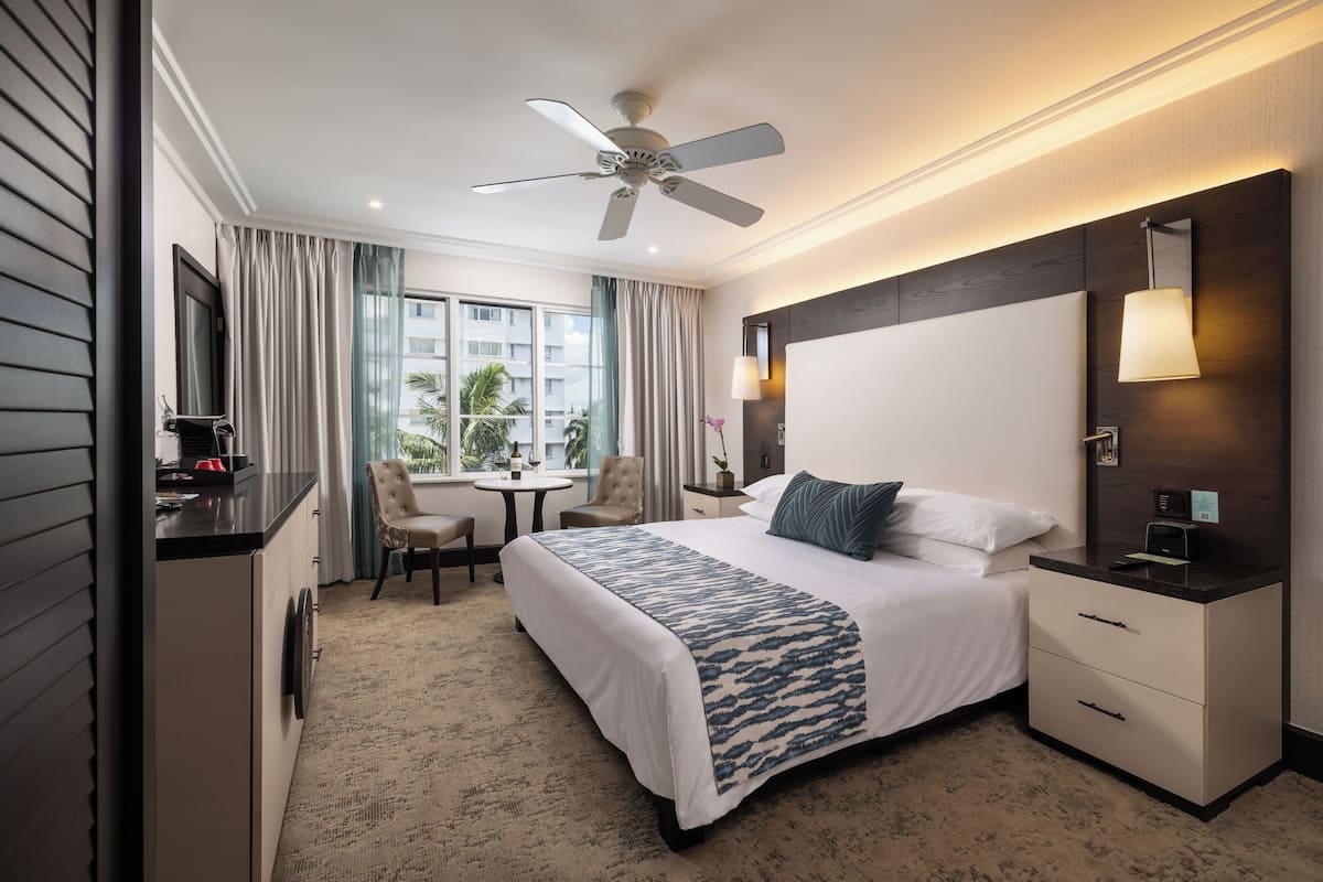 Standard Room, 1 King Bed, Accessible