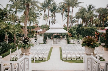 Outdoor wedding area at The Palms Hotel & Spa