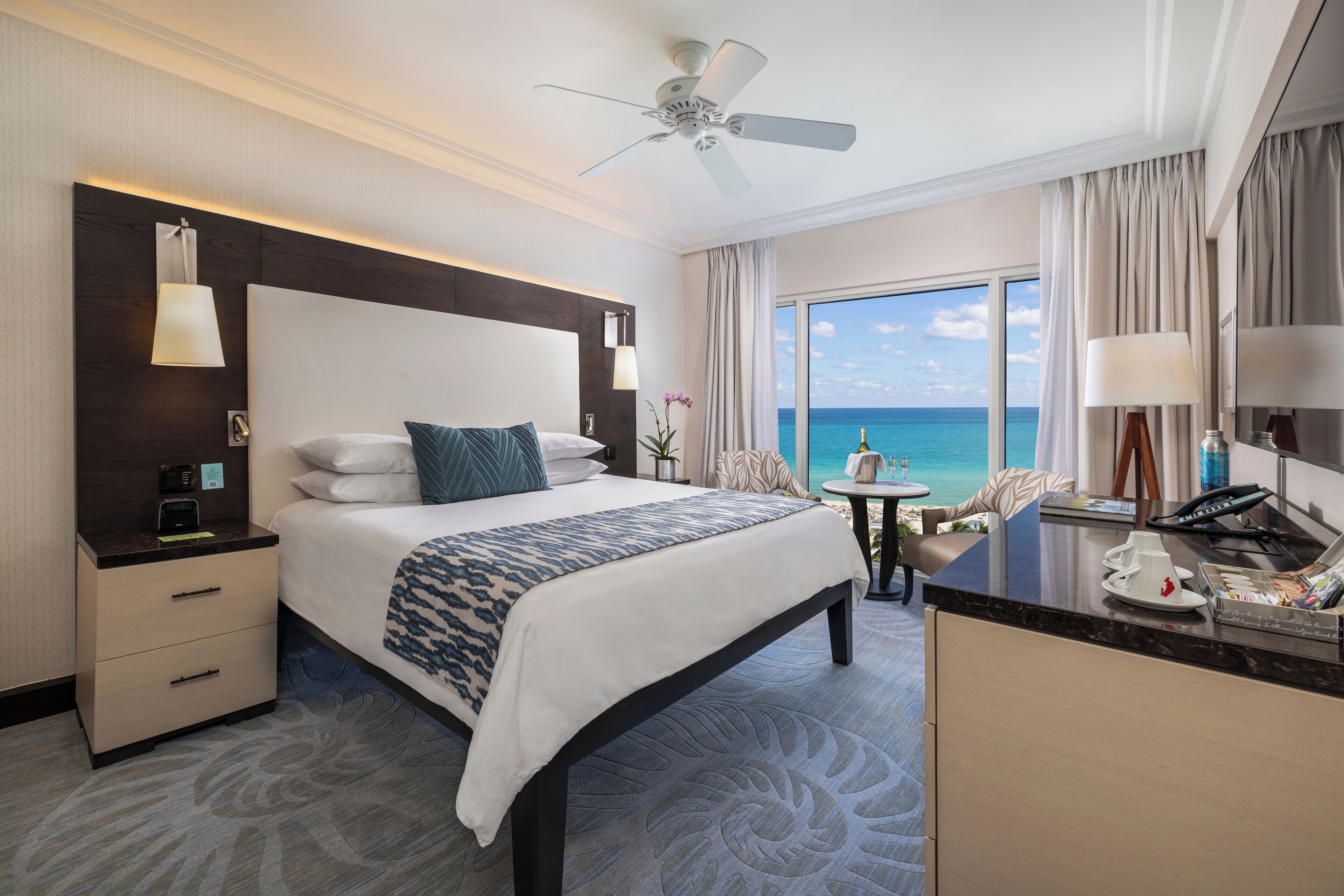 1 King Bed with Ocean View | Egyptian cotton sheets, premium bedding, pillowtop beds, minibar