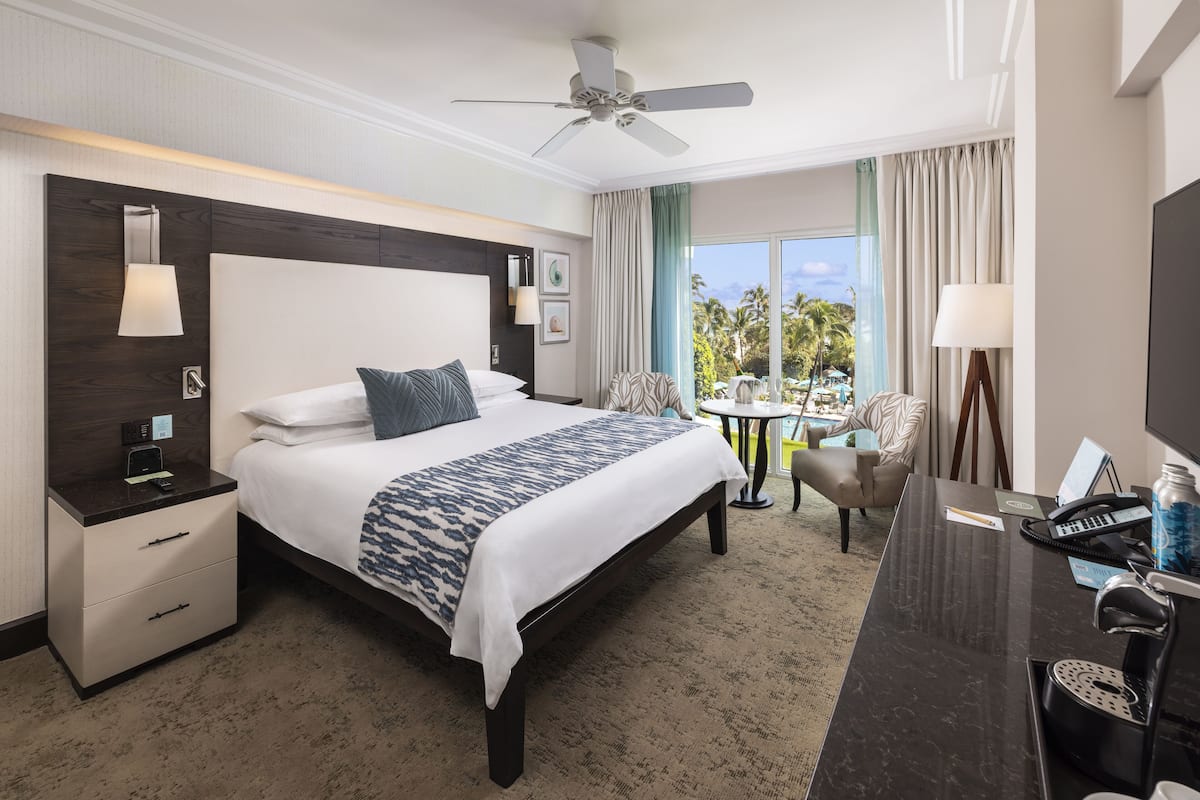 Room, 1 King Bed, Partial Ocean View