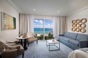 Chambre Deluxe, 1 très grand lit et 1 canapé-lit, vue sur l’océan | Vue de la chambre