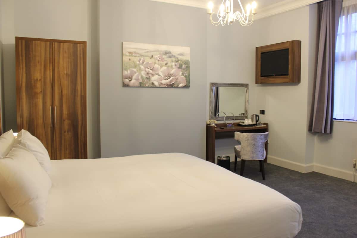 Rom – standard | Sengetøy av topp kvalitet og senger med overmadrass