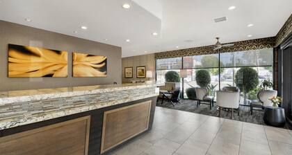 Best Western Plus Carriage Inn