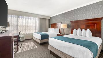 Ropa de cama de alta calidad, caja fuerte, escritorio