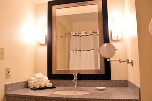 Rom – standard, 2 queensize-senger | Vask på badet