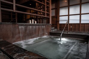 Indoor spa tub