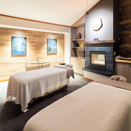 Couples treatment rooms, body treatments, aromatherapy