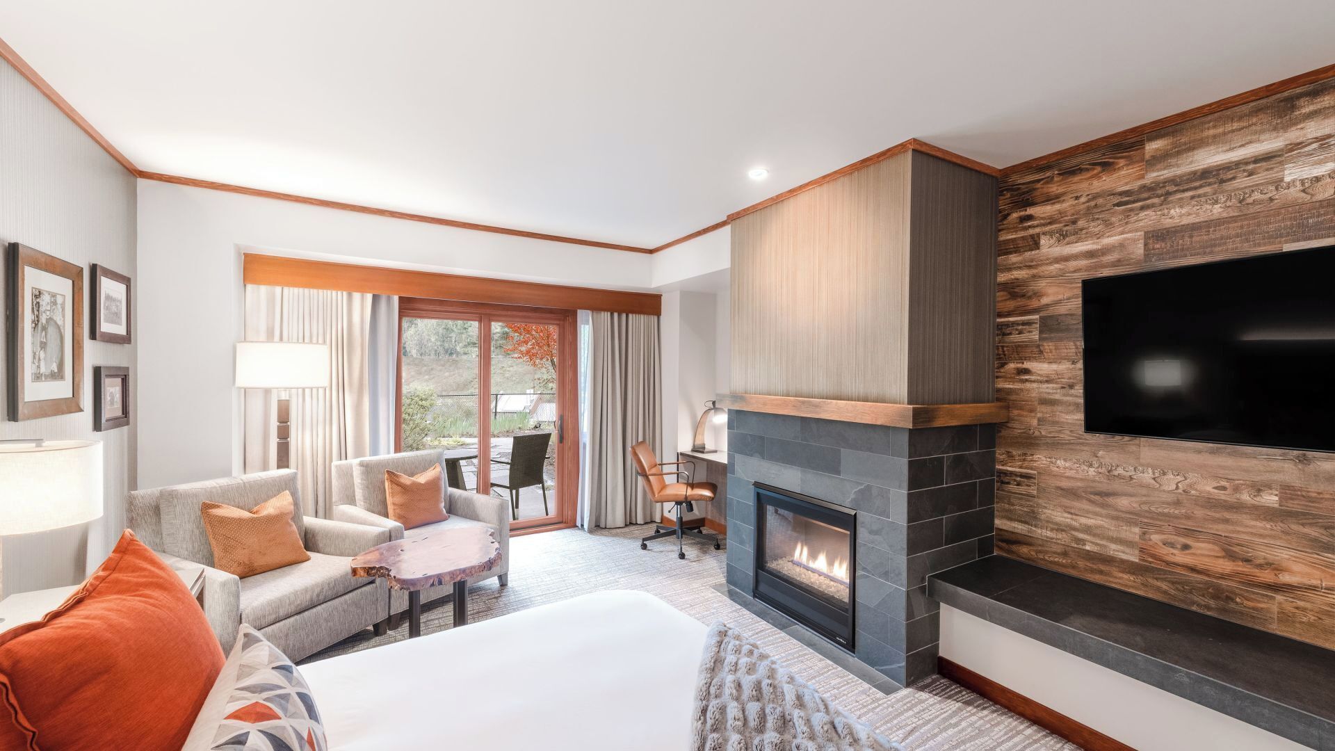 Hypo-allergenic bedding, pillowtop beds, in-room safe, desk