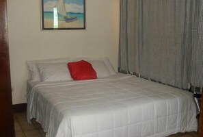 Standard Room | In-room safe, individually decorated, individually furnished