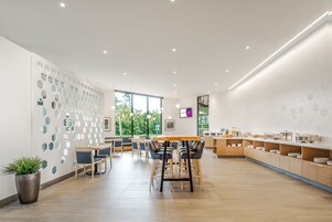 Desayuno continental incluido todos los días 