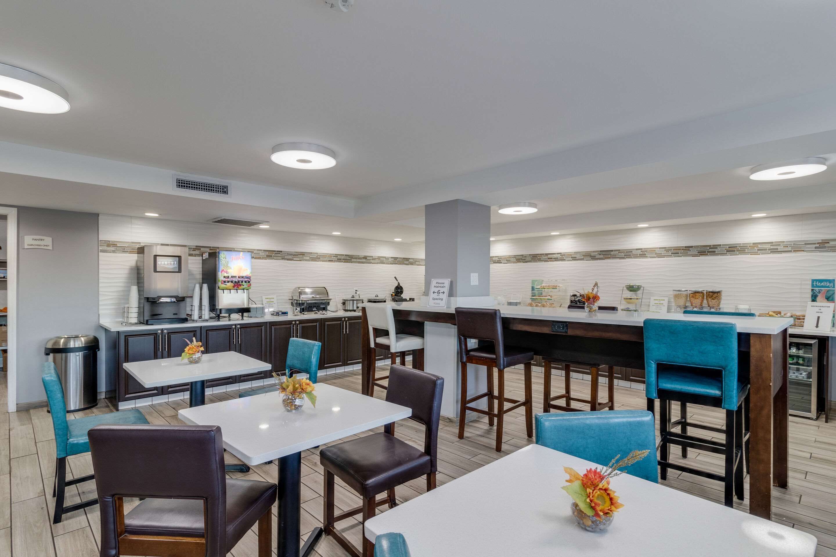 Free daily buffet breakfast