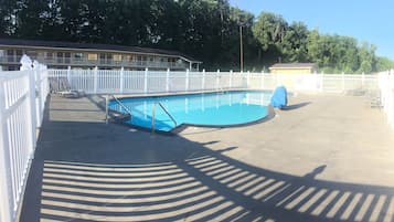Piscina stagionale all'aperto