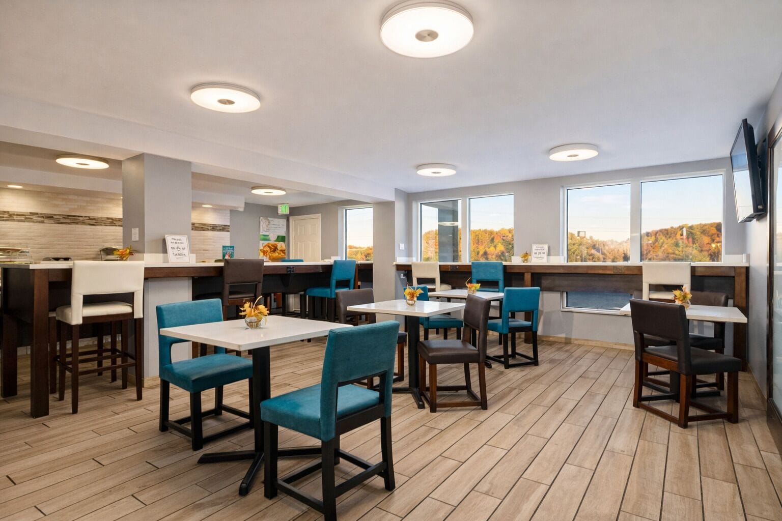 Free daily buffet breakfast 