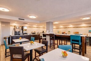 Free daily buffet breakfast - Quality Inn Kodak Sevierville (Kodak)