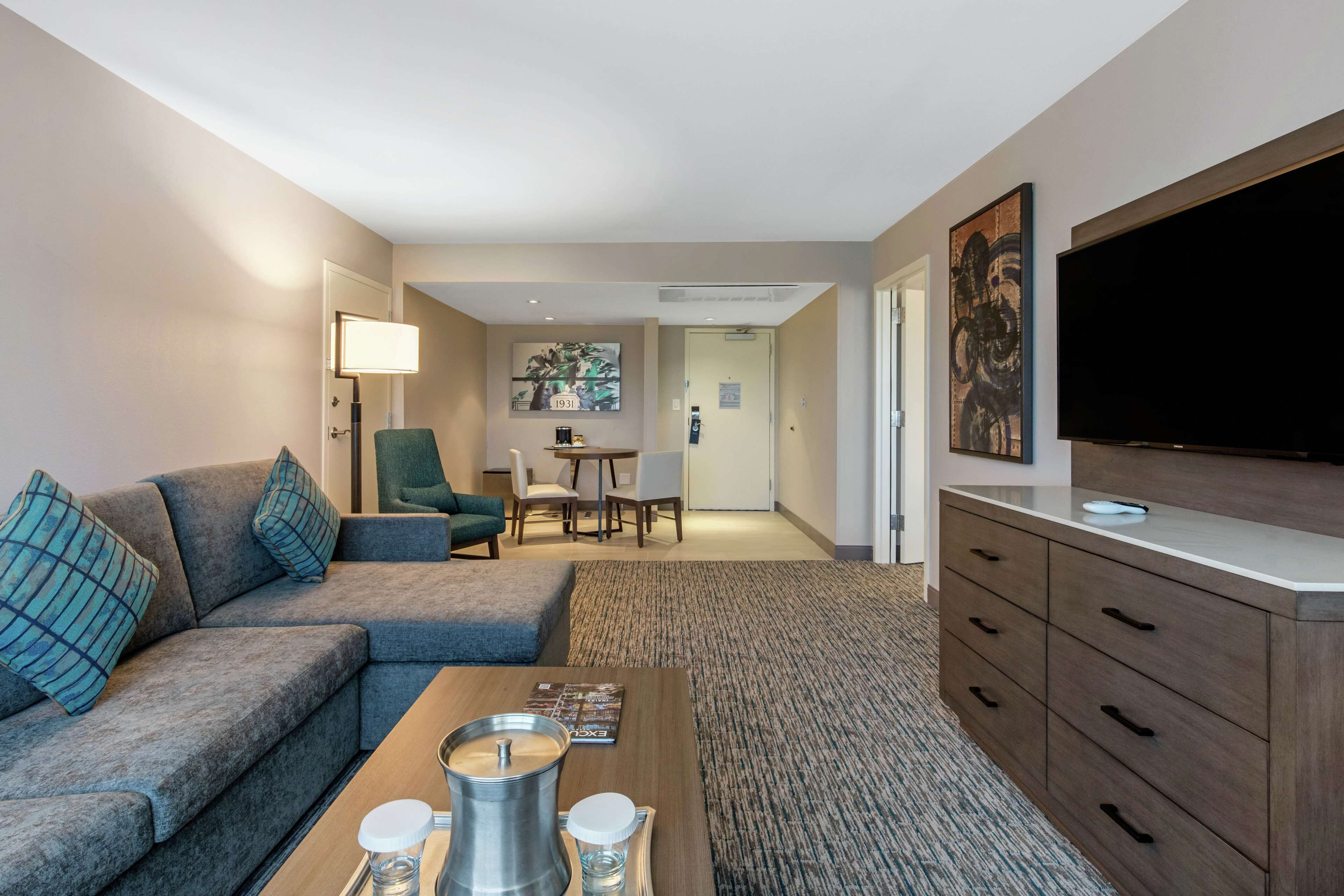 suite, 1 king bed, accessible (mobility & hearing, roll-in shower) | living area | 37-inch flat-screen tv with cable channels, tv, pay films