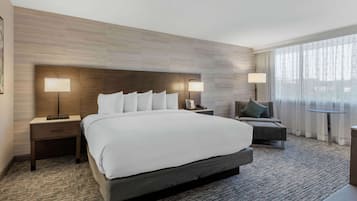 Luxe beddengoed, pillowtop-bedden, een kluis op de kamer, een bureau