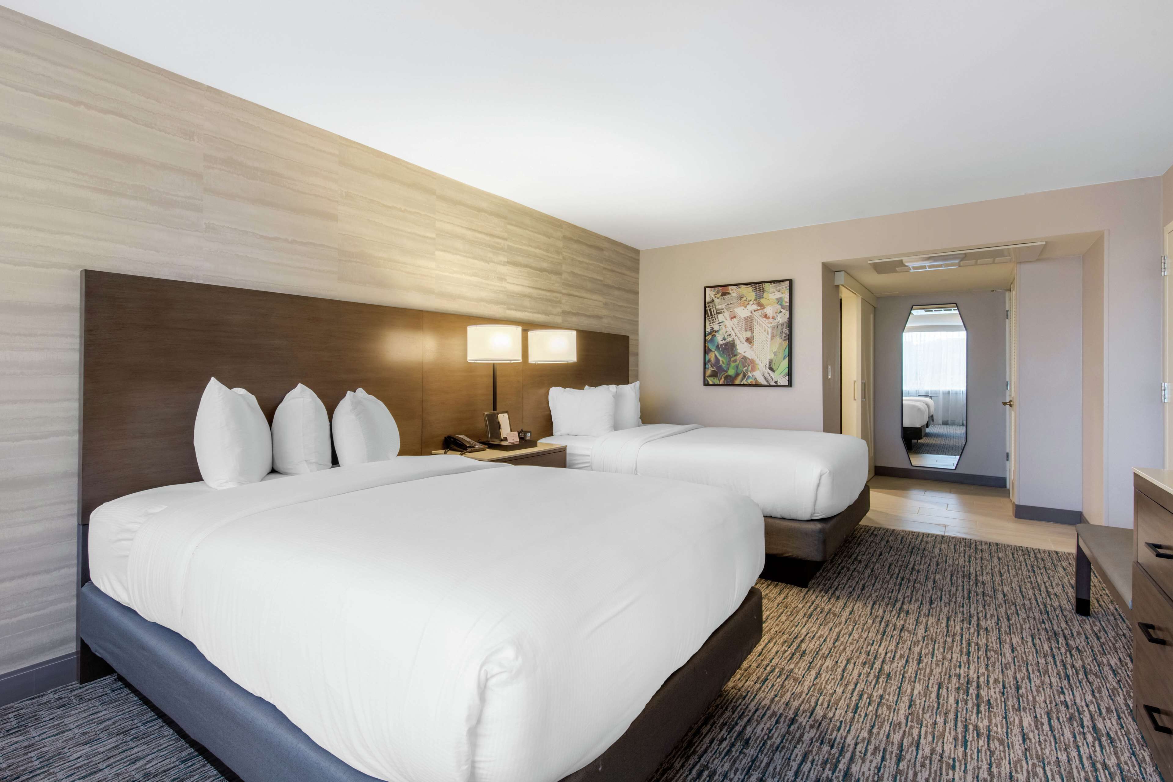 premium bedding, pillow-top beds, in-room safe, desk