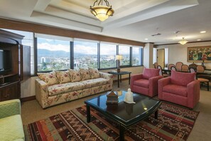 1 bedroom, premium bedding, down comforters, minibar