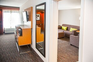 Habitación, 1 cama de matrimonio grande con sofá cama, no fumadores | 1 dormitorio, escritorio, espacio para trabajar con un portátil