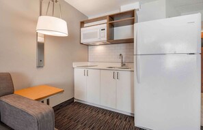 1 dormitorio, escritorio, espacio para trabajar con un portátil