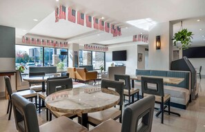 Lobby - MainStay Suites Springfield IL (Springfield)