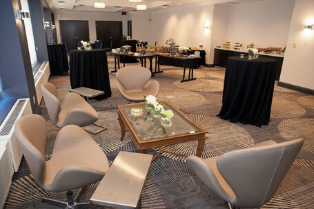 Courtyard by Marriott Downtown Toronto - Image 27
