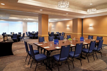 Courtyard by Marriott Downtown Toronto - Image 22