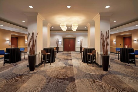 Courtyard by Marriott Downtown Toronto - Image 1