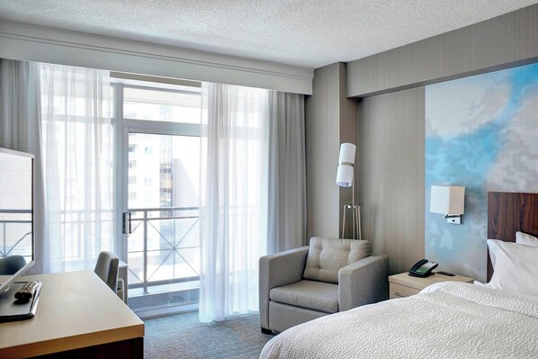 Room, 1 King Bed, Non Smoking, Balcony (Corner)