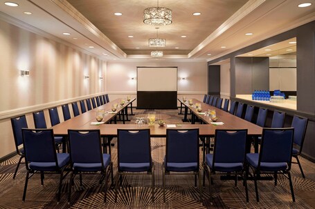 Courtyard by Marriott Downtown Toronto - Image 23