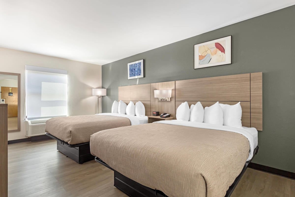 Desk, iron/ironing board, free WiFi, bed sheets