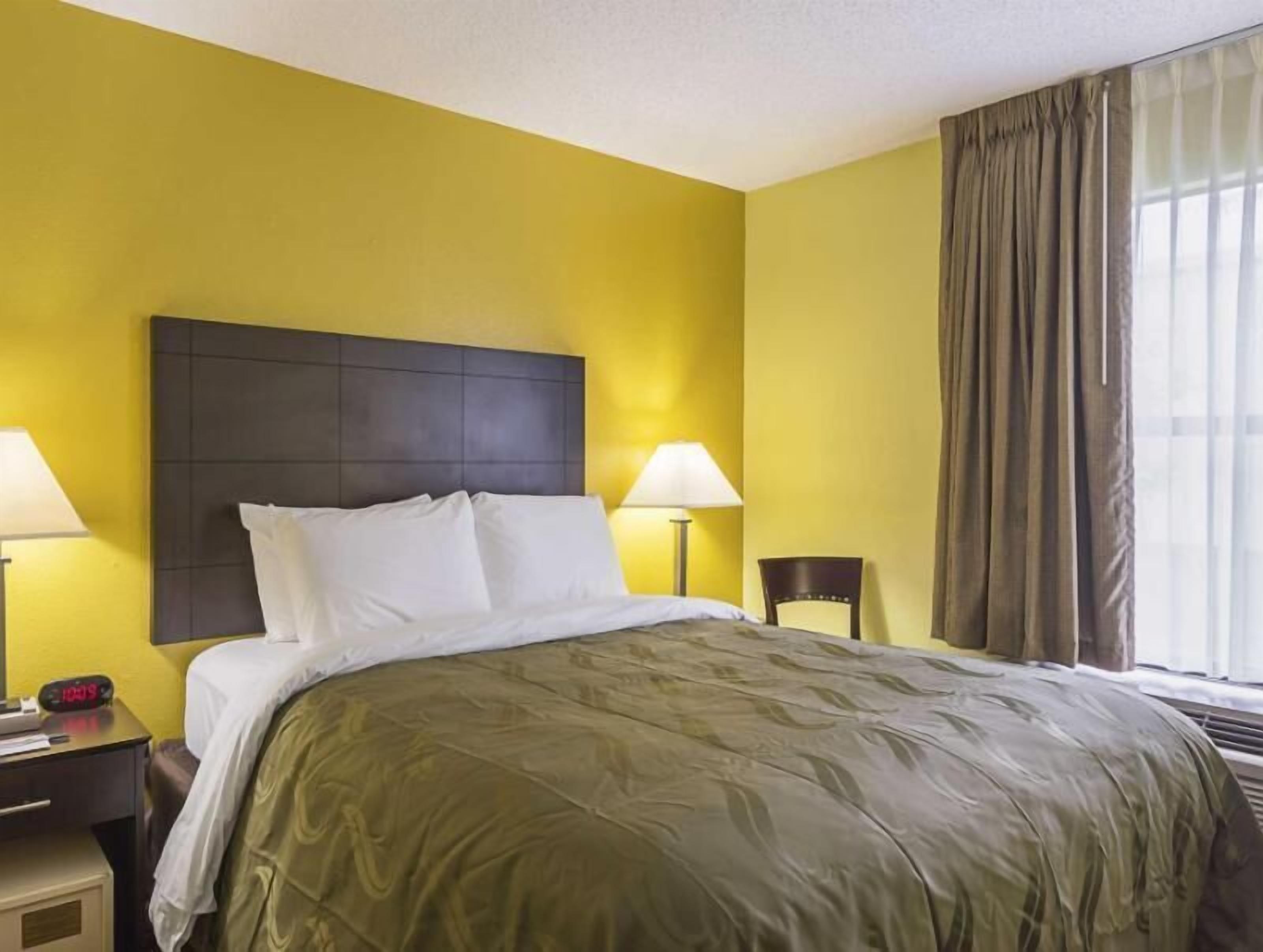 Desk, iron/ironing board, free WiFi, bed sheets