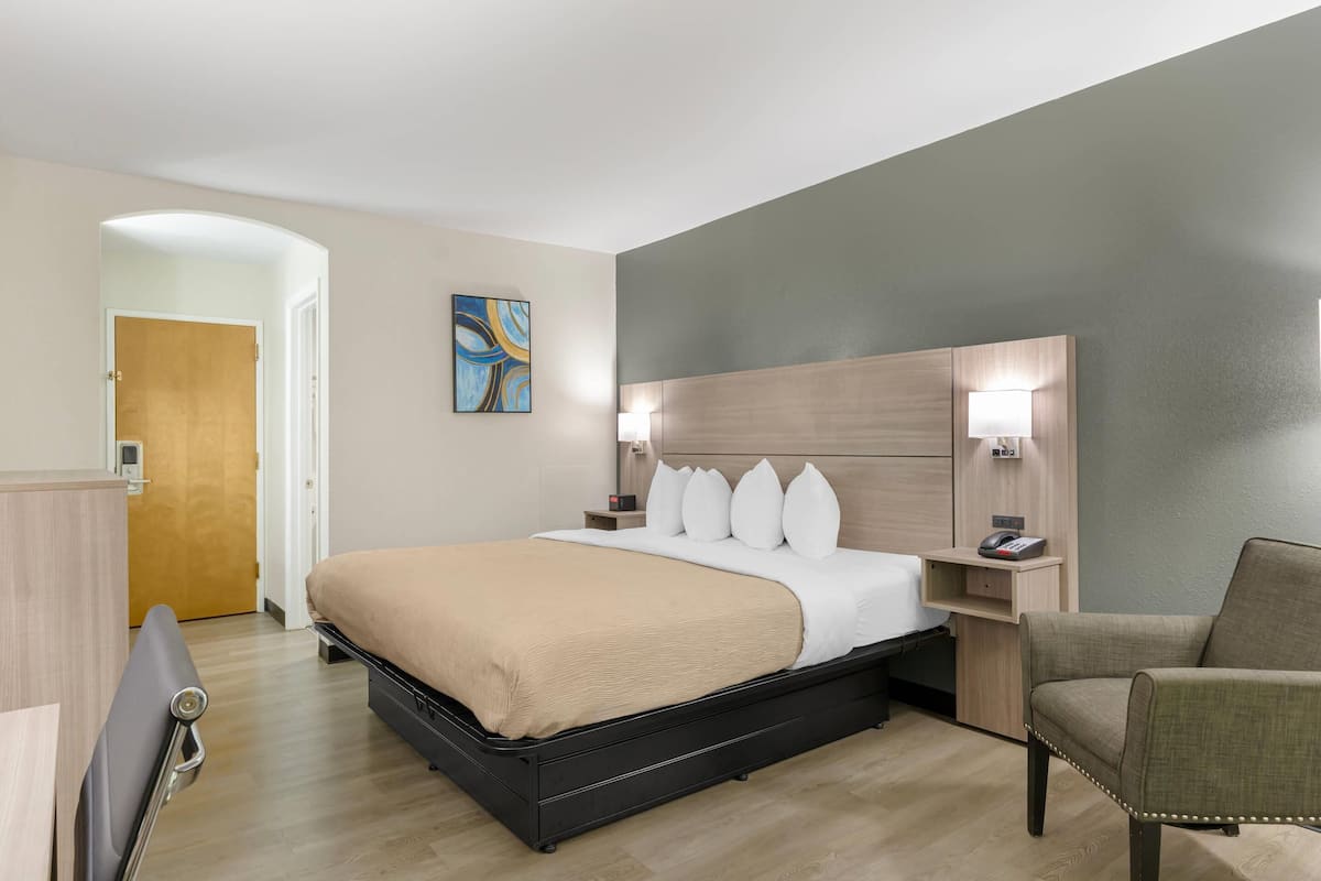 Desk, iron/ironing board, free WiFi, bed sheets