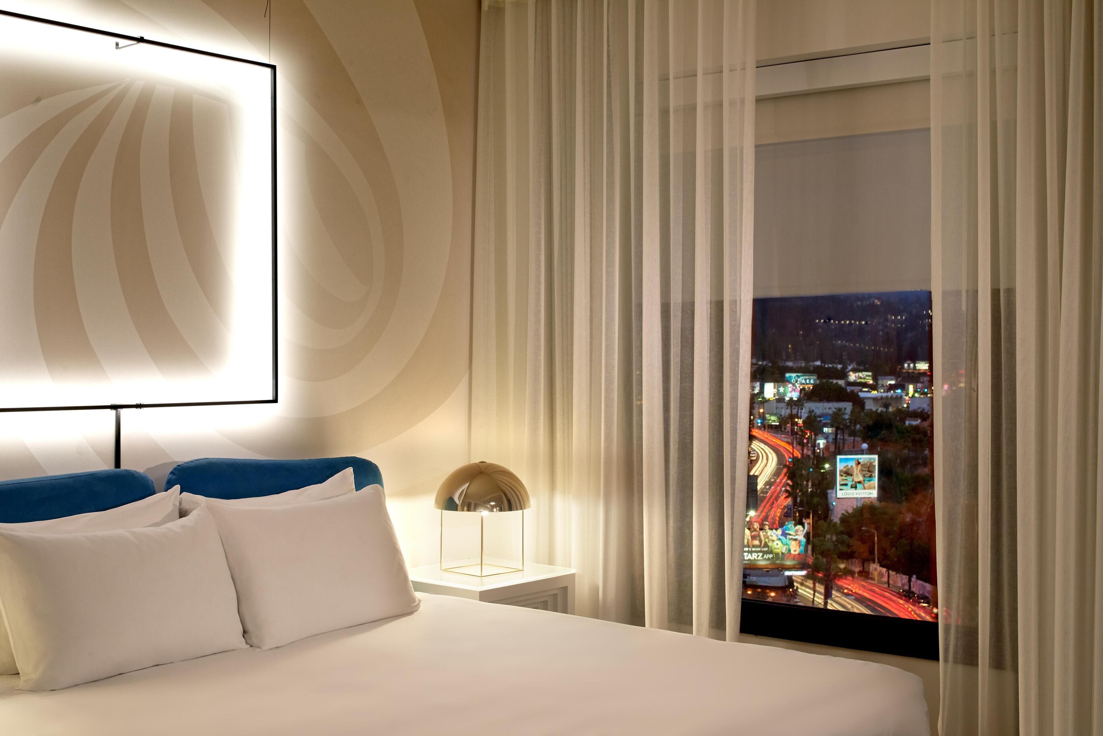 Hypo-allergenic bedding, Select Comfort beds, minibar, in-room safe