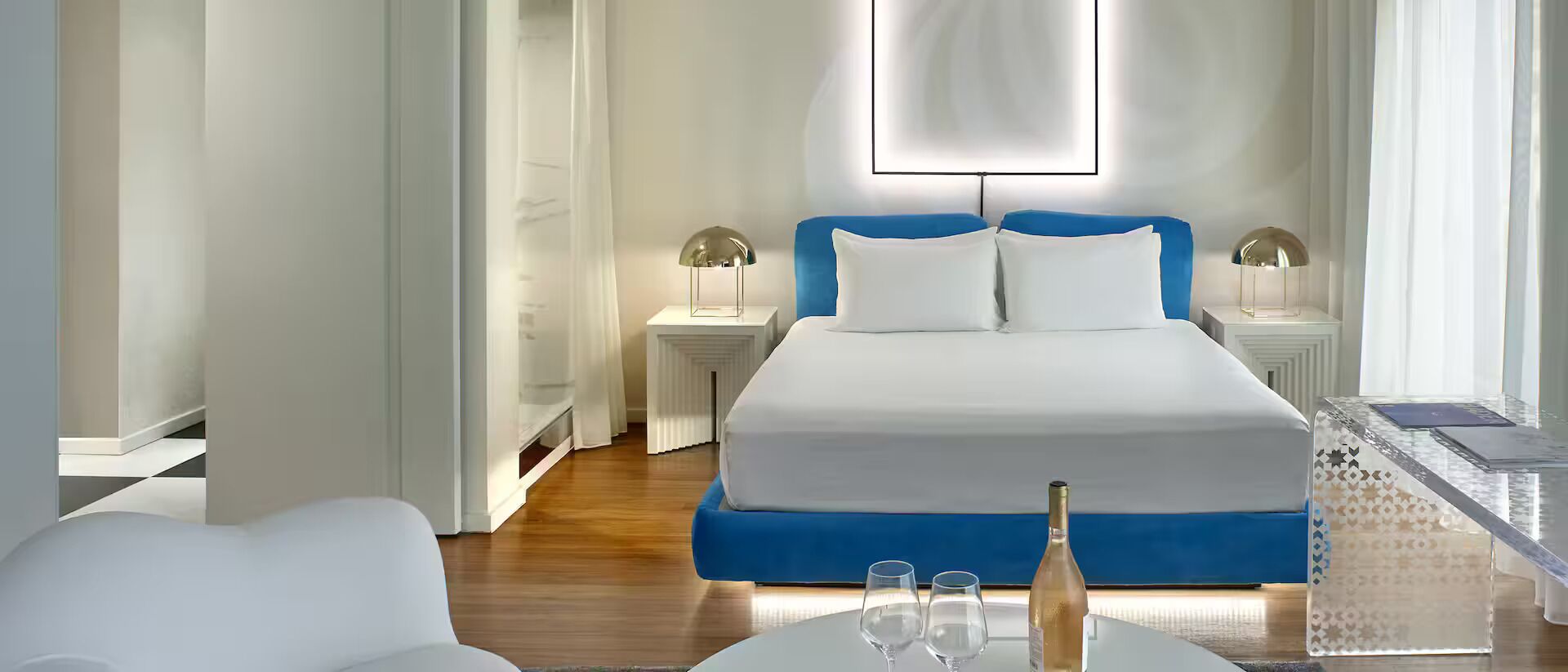 Hypo-allergenic bedding, Select Comfort beds, minibar, in-room safe