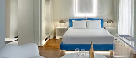 Hypo-allergenic bedding, Select Comfort beds, minibar, in-room safe