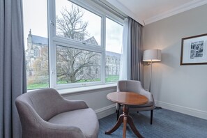 Dobbeltrom – executive | Skrivebord, lydisolert, strykejern/-brett og barnesenger (inkludert)