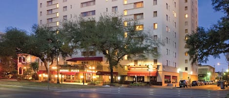 المنشأة من الخارج