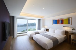 Down comforters, desk, iron/ironing board, rollaway beds - Lahan Select Gyeongju (Gyeongju)