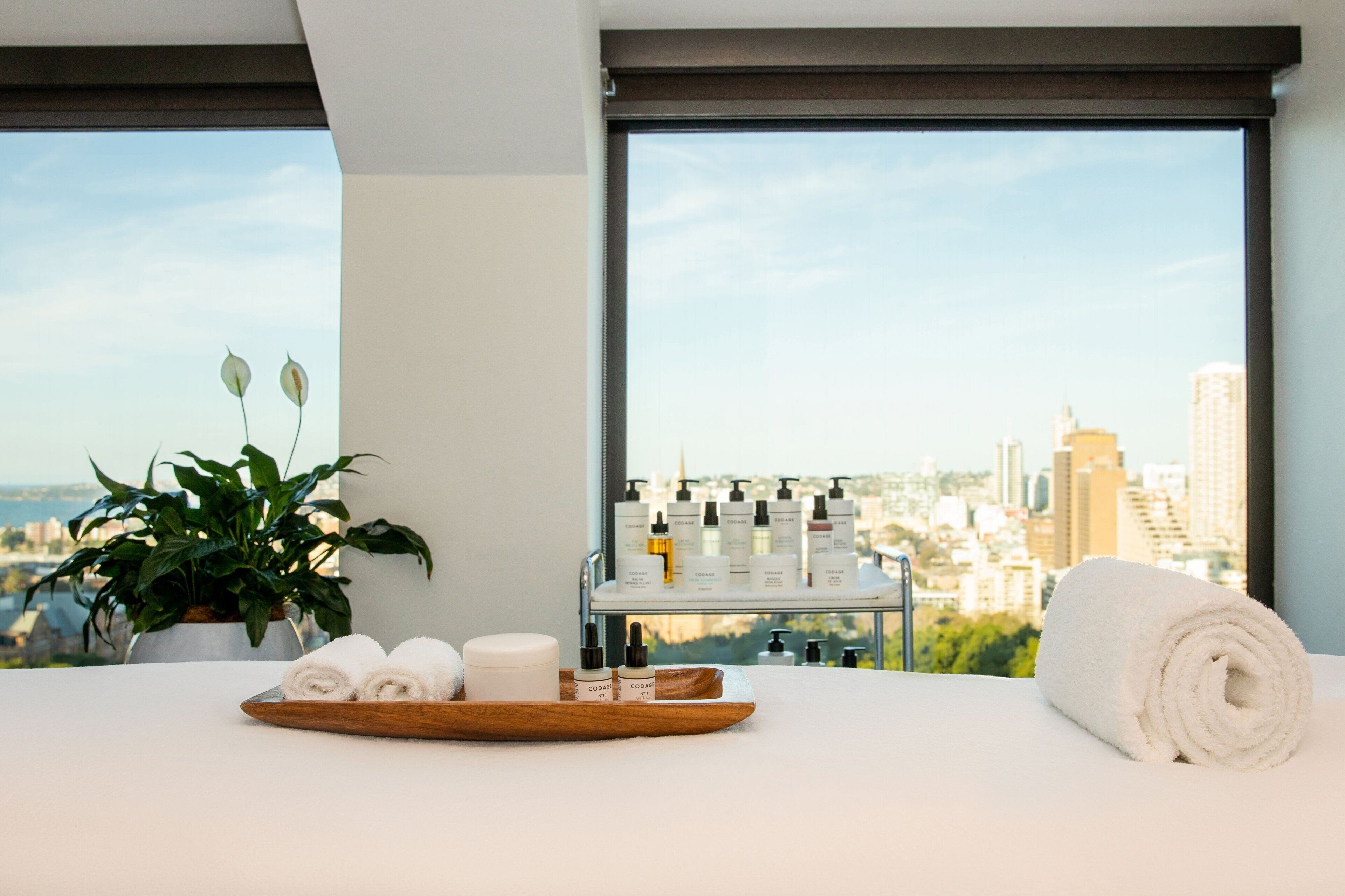 Couples treatment rooms, body treatments, aromatherapy, body scrubs