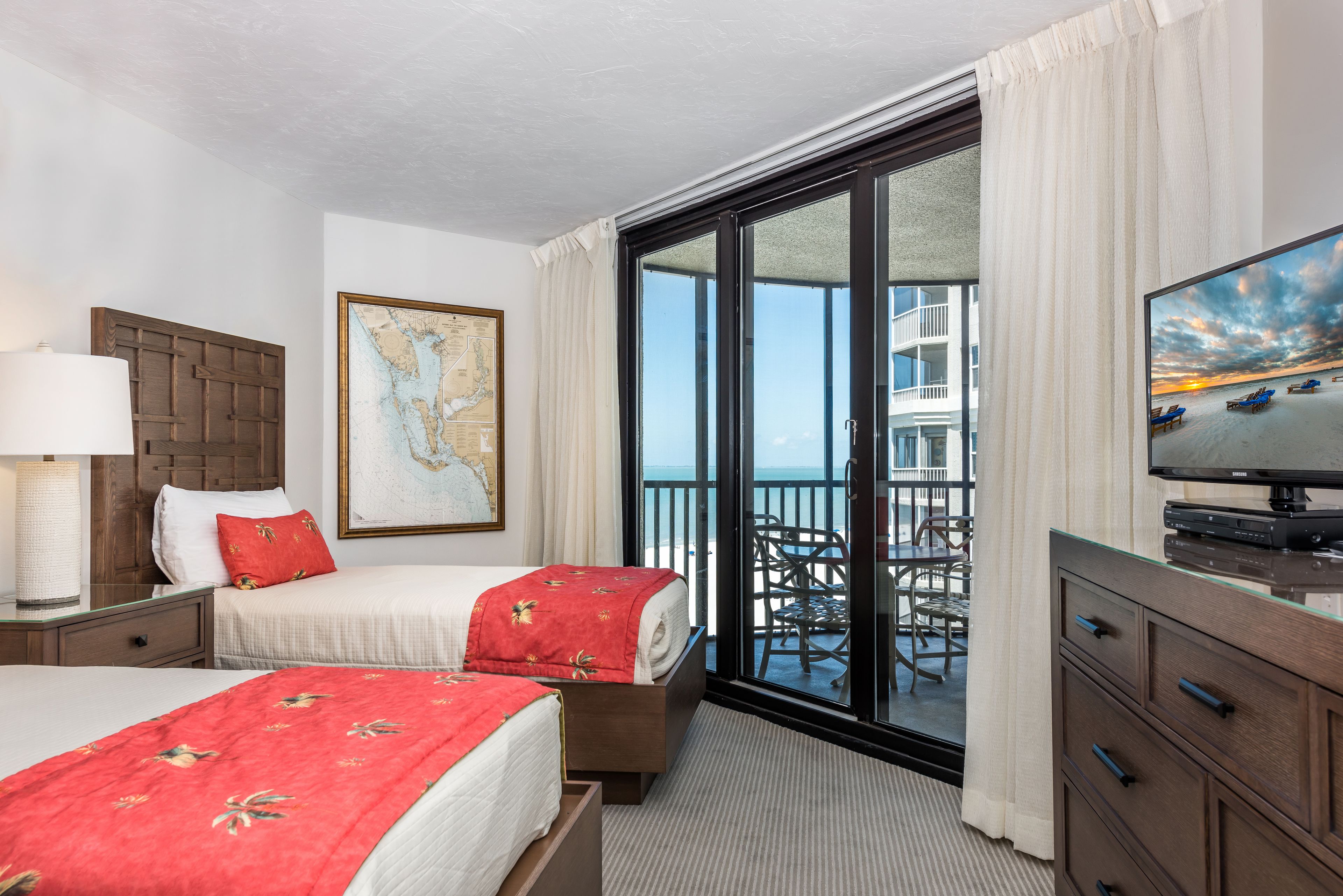 two bedroom condo | premium bedding, pillow-top beds, in-room safe, desk