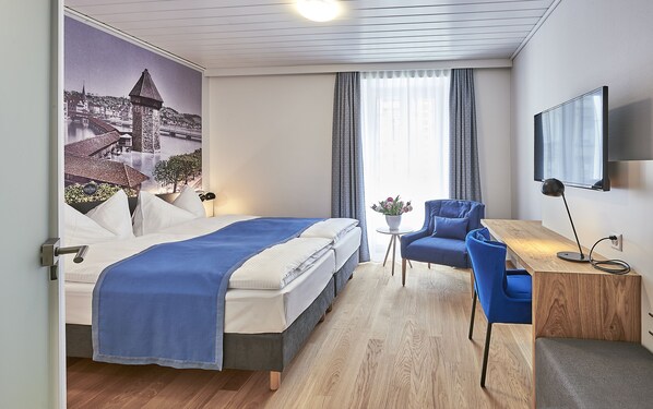 1 bedroom, premium bedding, in-room safe, desk