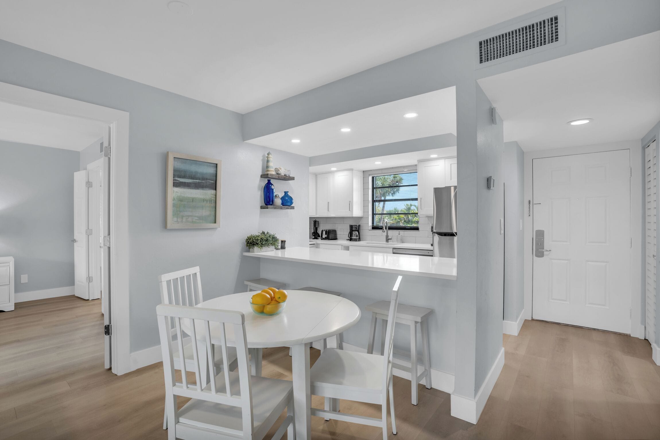 Premium Condo, 2 Bedrooms, Lanai | Dining room