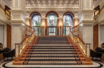 Lobby lounge at Lotte New York Palace