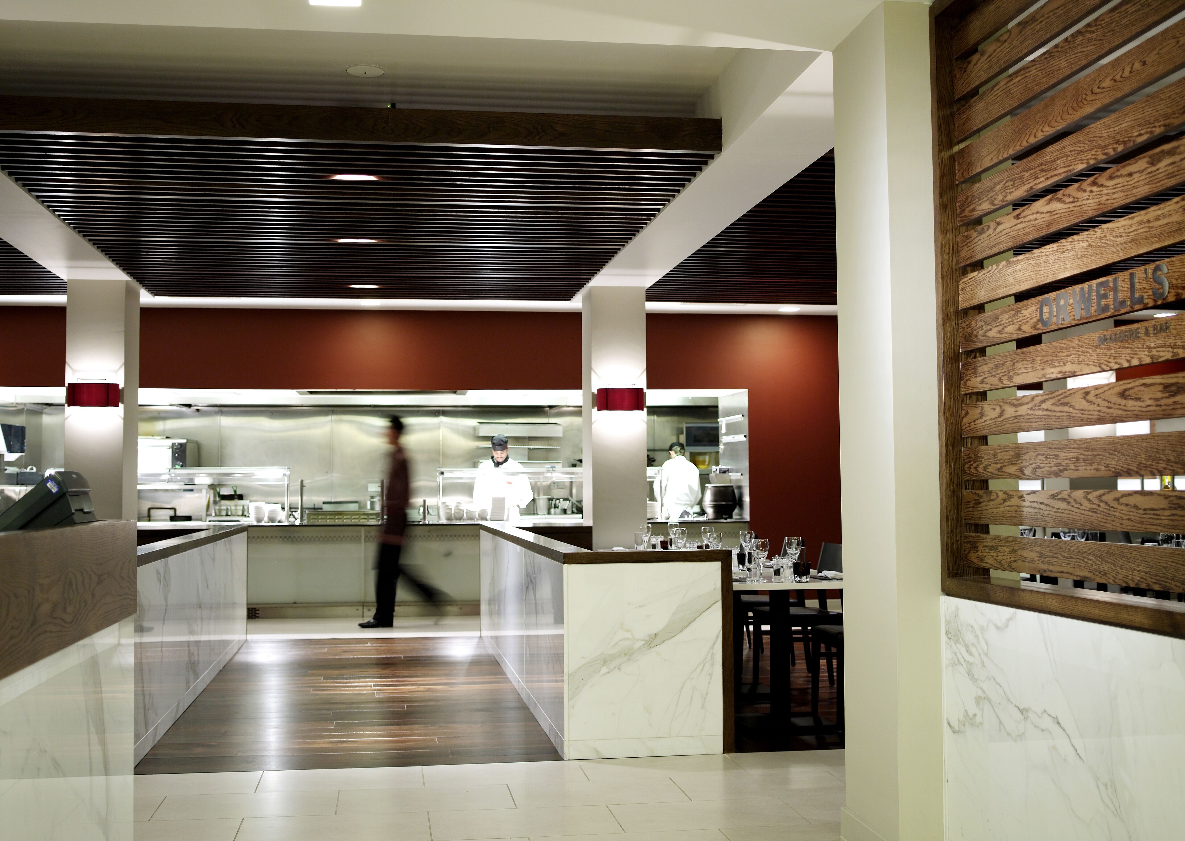 2 restaurants; breakfast, lunch and dinner served 