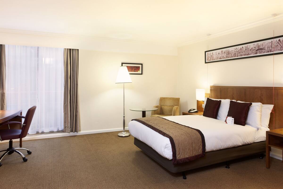 Minibar, in-room safe, desk, blackout curtains