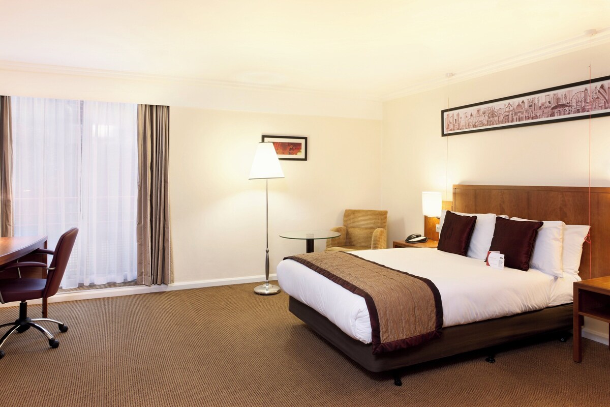 Minibar, in-room safe, desk, blackout drapes