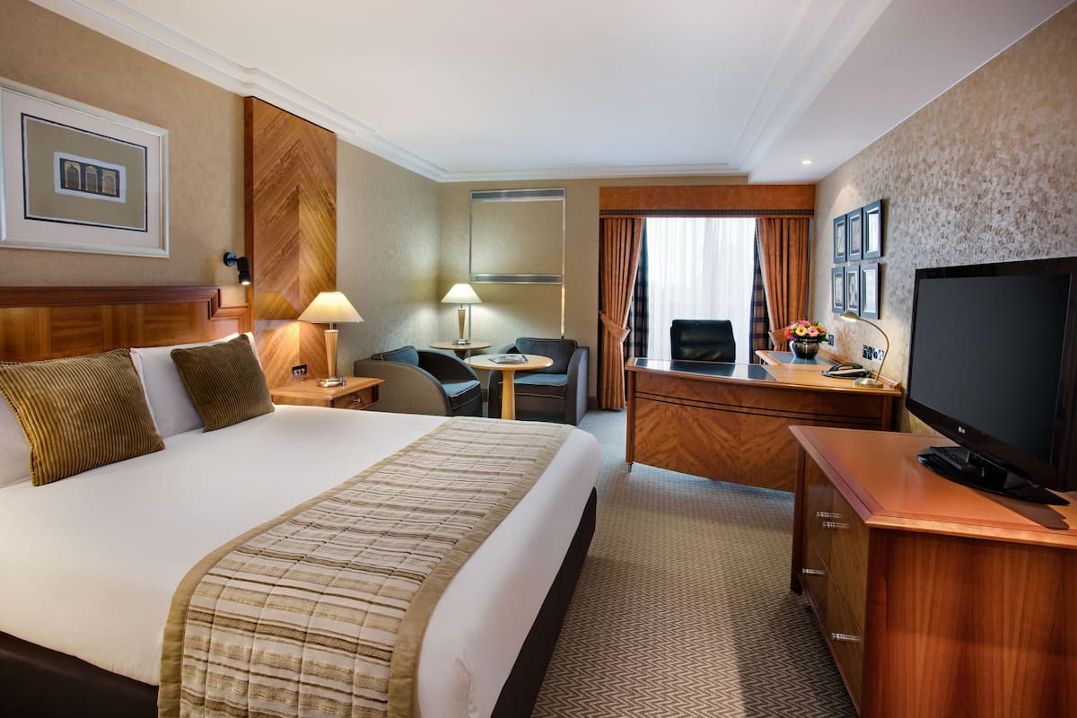 Minibar, in-room safe, desk, blackout curtains
