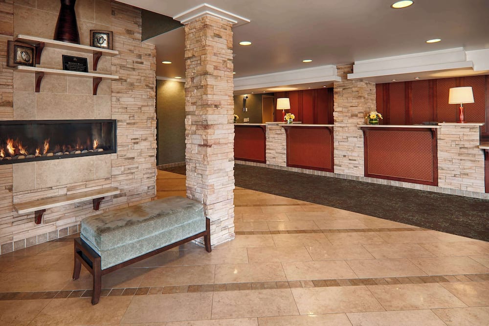 Best Western Plus Langley Inn